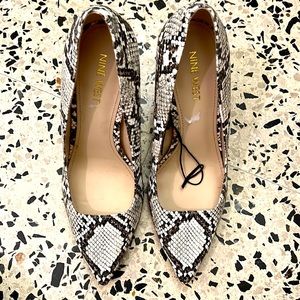 Nine West snake print Pumps.